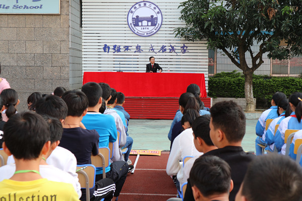 黎春梅法官为同学们讲课